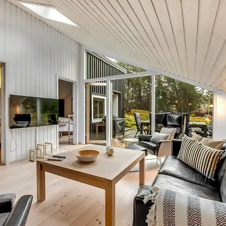 Emila - 2-2km From The Sea By Interhome *