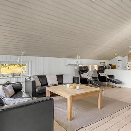 Casa vacanze Emila - 2-2km From The Sea By Interhome